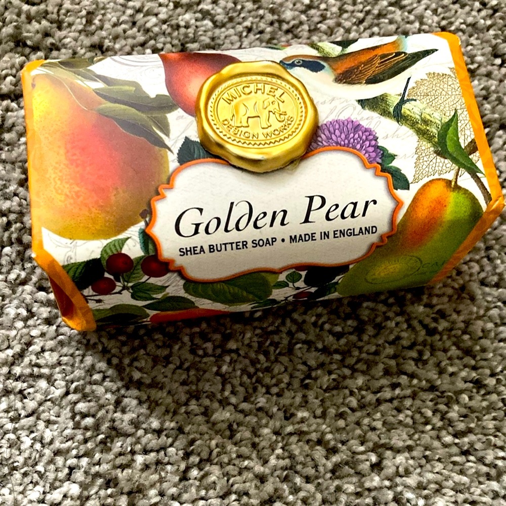 NWT Golden Pear Shea Butter Soap